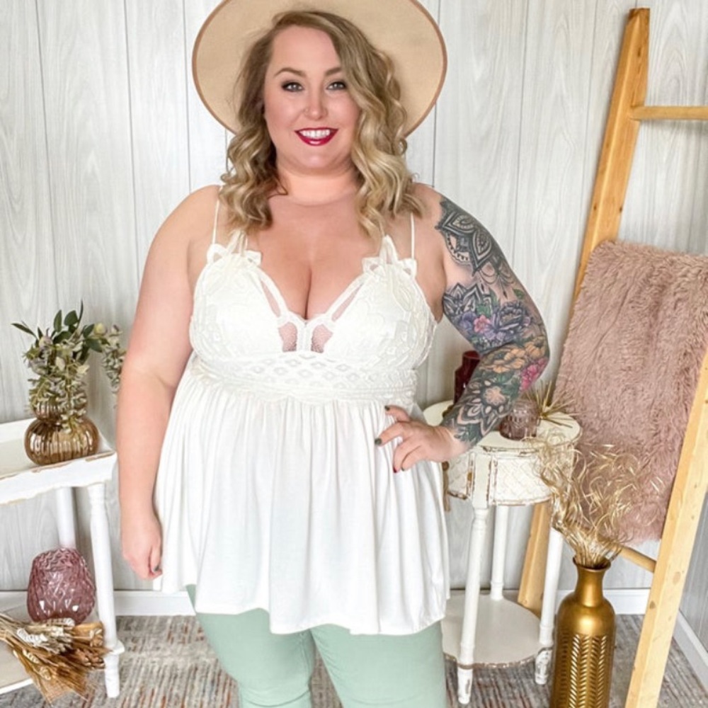 Ivory crotchet tank (medium)